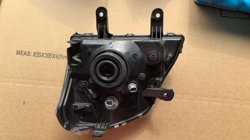 Faro manual izq./der. - 8-97237496-2/8-97237495-2 - 4