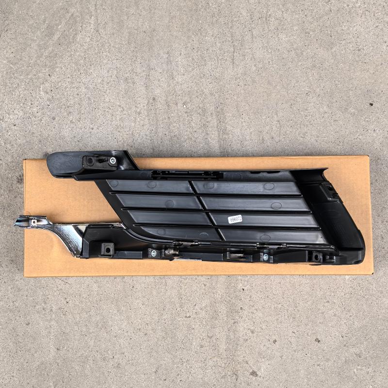 fog lamp frame - GD9Z15266B - 5