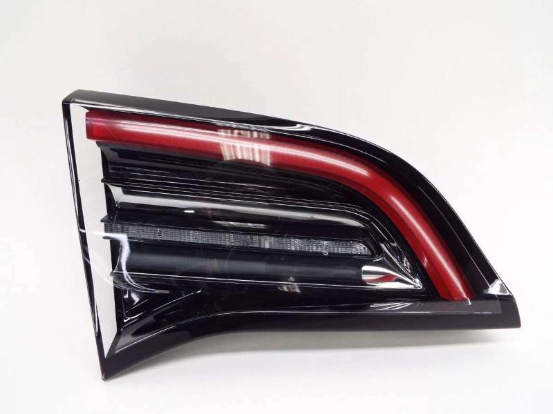 Rear flat light -left