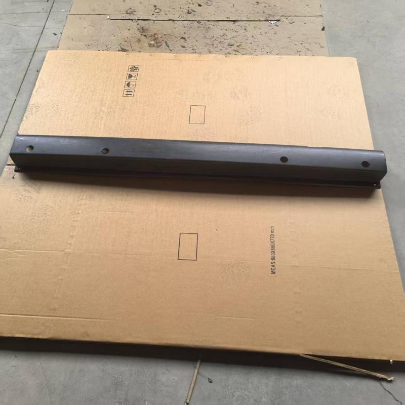 后杠黑 - PC1-17E975-A-B - 3