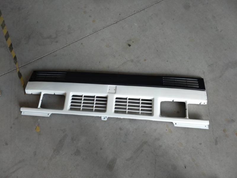 GRILLE WHITE