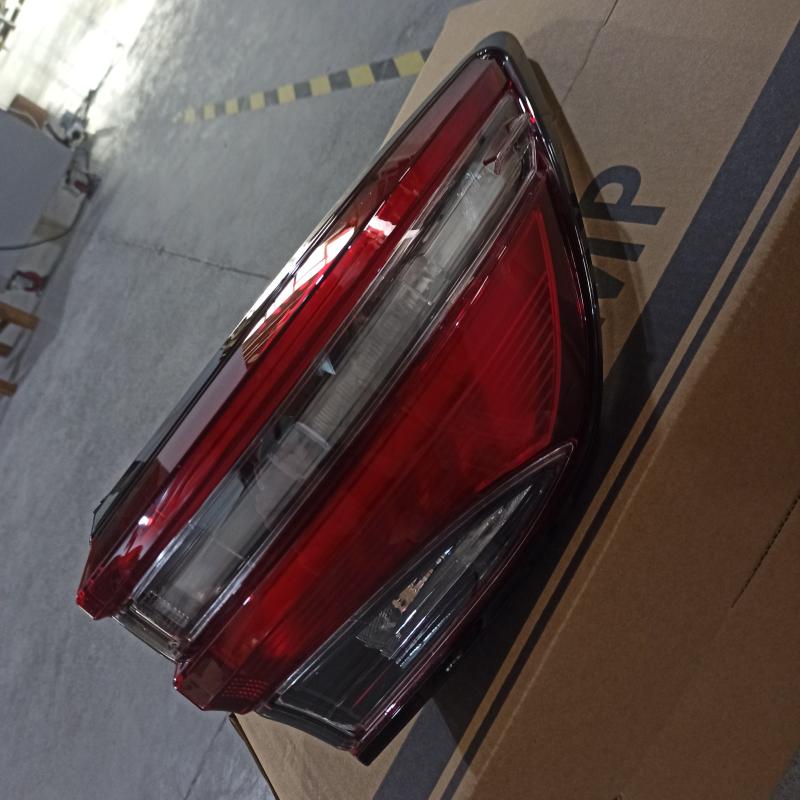 rear outer tail light - 81550-0K520 - 3