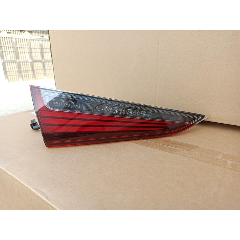 Rear inner tail lamp - 81580-06801 - 3