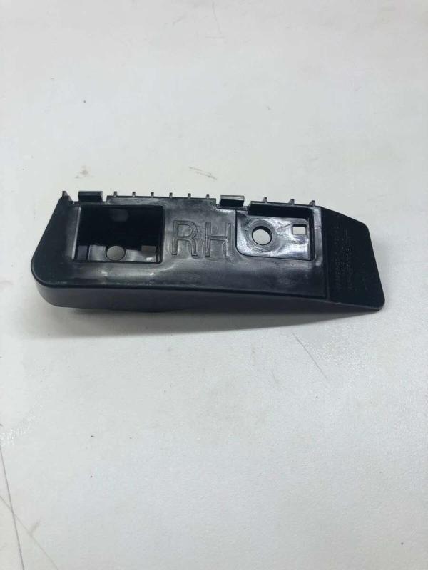 Rear lamp bracket-right/left