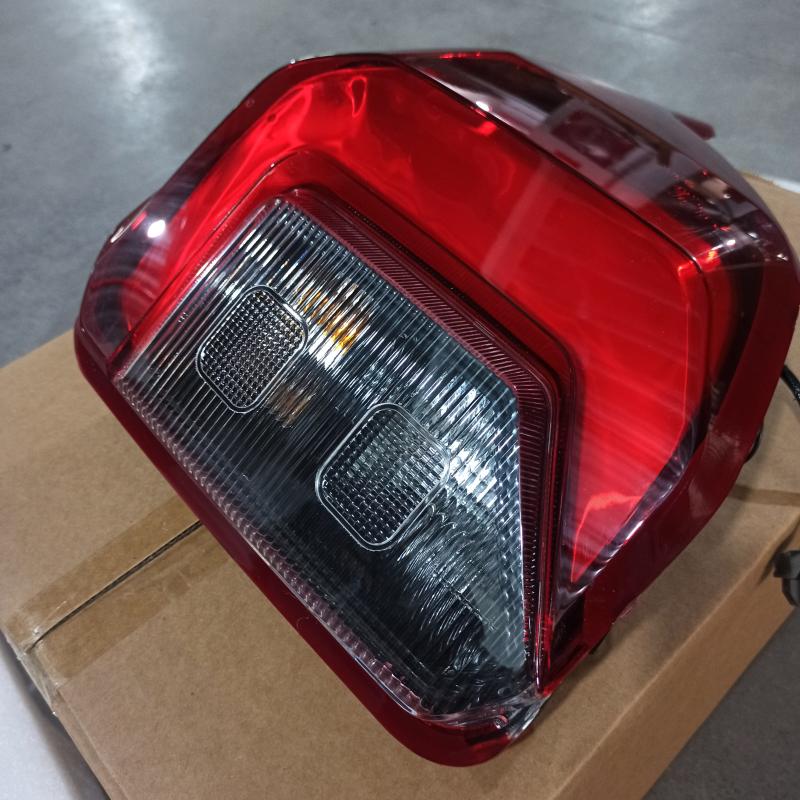 后尾灯 - LB5Z-13404-B - 3