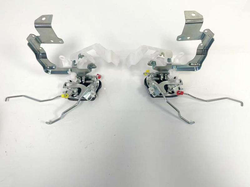 DOOR LOCK LH/RH - MK434981/MK434982