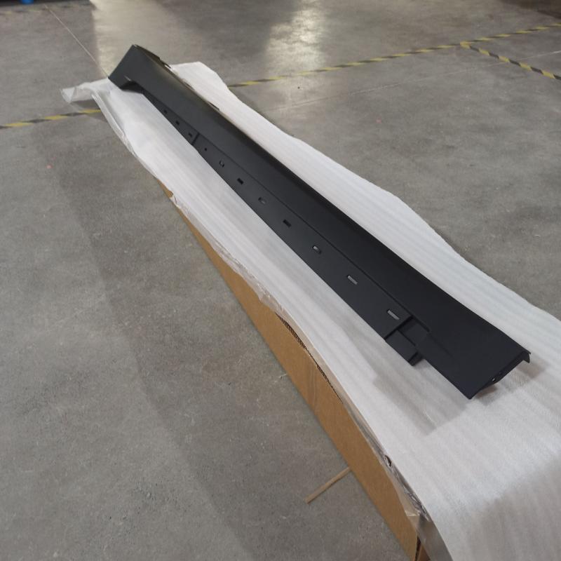 protective strip - DP5Z5410176A - 3