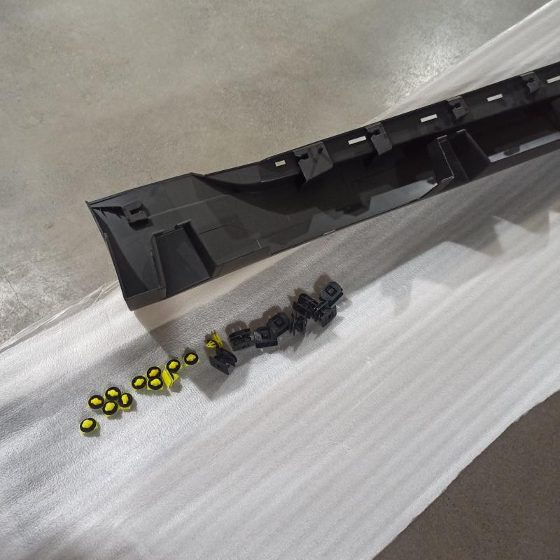 protective strip - DP5Z5410176A - 6