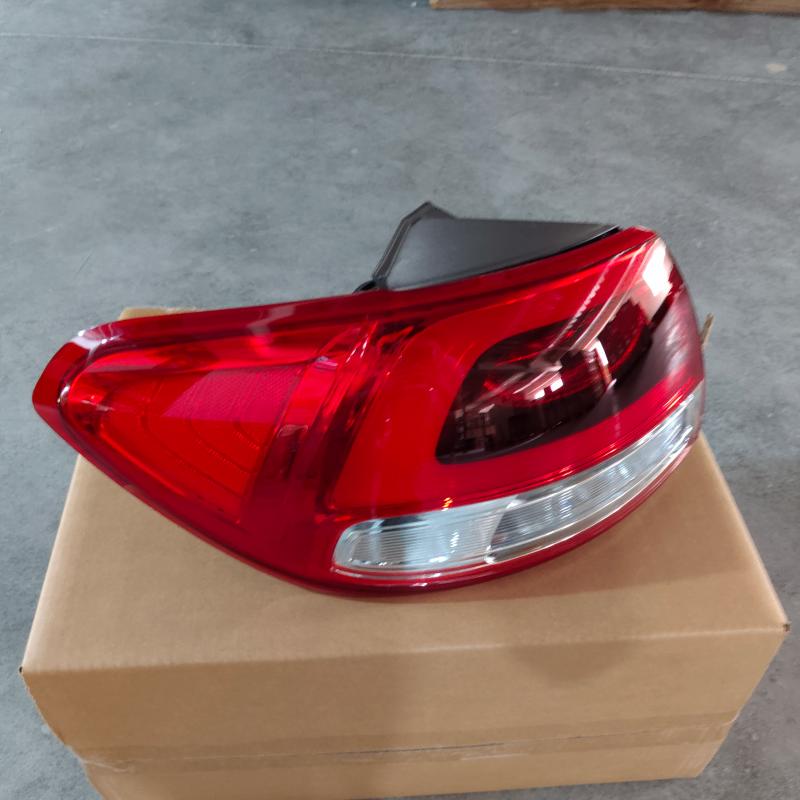 Taillamp - 92402-C6000 - 5