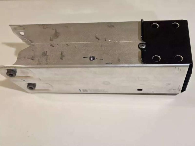 Front bumper inner iron bracket large-right