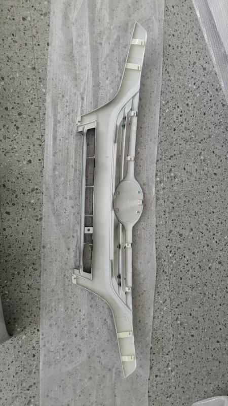 FRONT GRILLE GRAY
