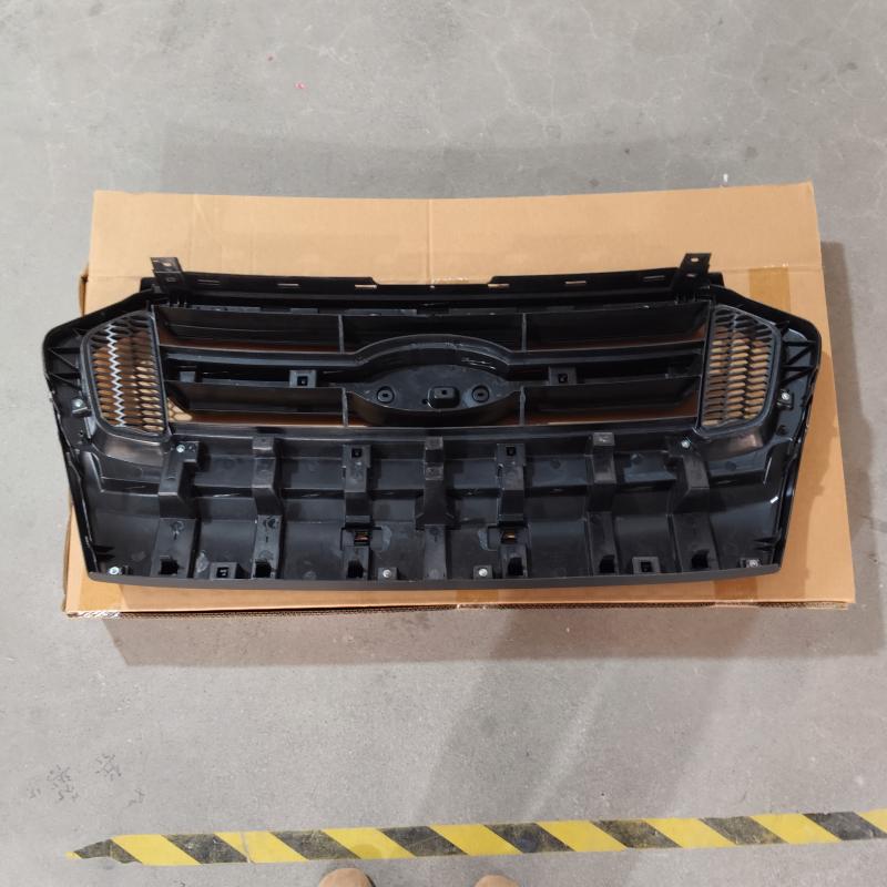 Front Grille Textured Leather-Like Surface - EB3B8W200 - 5