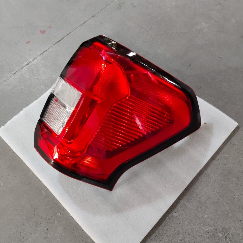 Base Model Tail Light Assembly - NL1Z13405A - 4