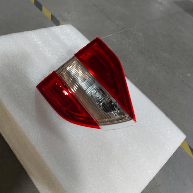 Luces traseras interiores - EB3B13A603BA - 3