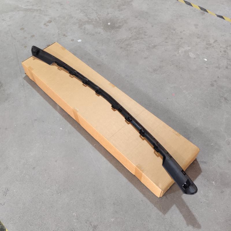 front bumper trim (bright black) - 84833619 - 4