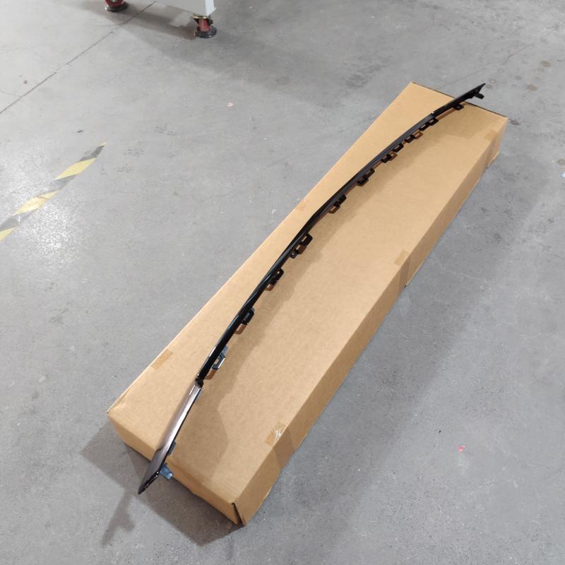 front bumper trim (bright black) - 84833619 - 6
