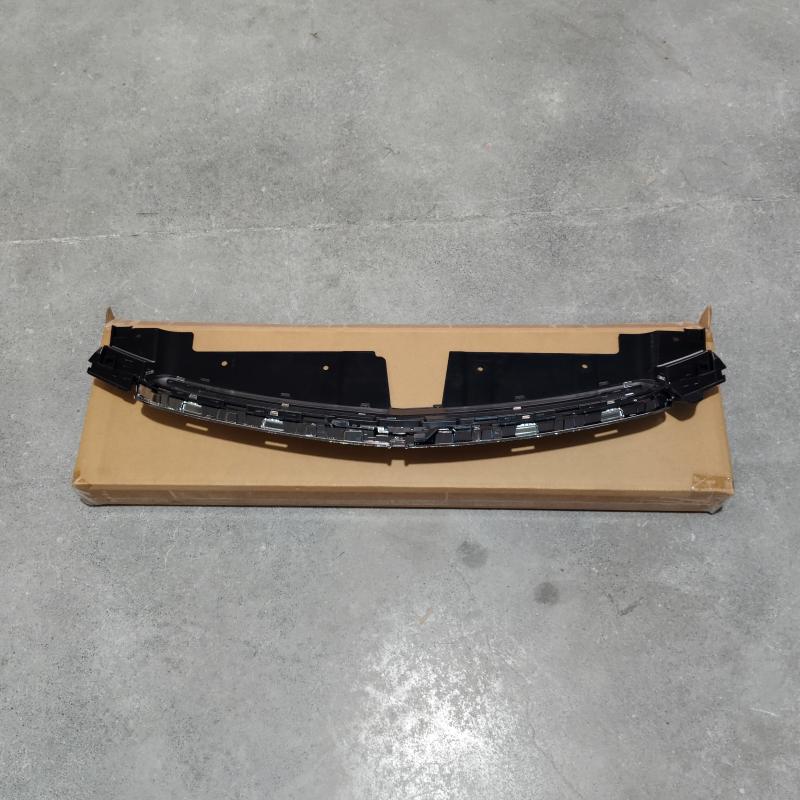 Front Bumper Upper and Middle Grille