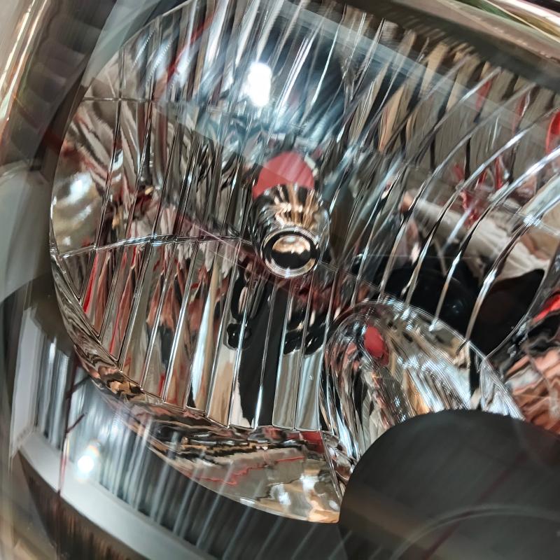 headlights base model black. - 6L2Z13008BA / 6L2Z13008AA - 6