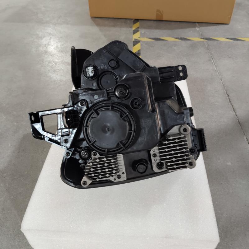 Halogen Headlights, - 92101-AT050/92102-AT050 - 3