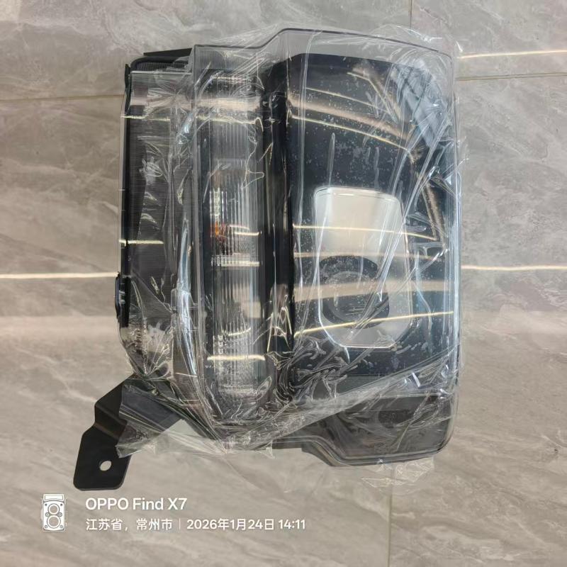 المصباح الأمامي الأيسر/الأيمن - SJ51-13006-AD/SJ51-13005-AD
