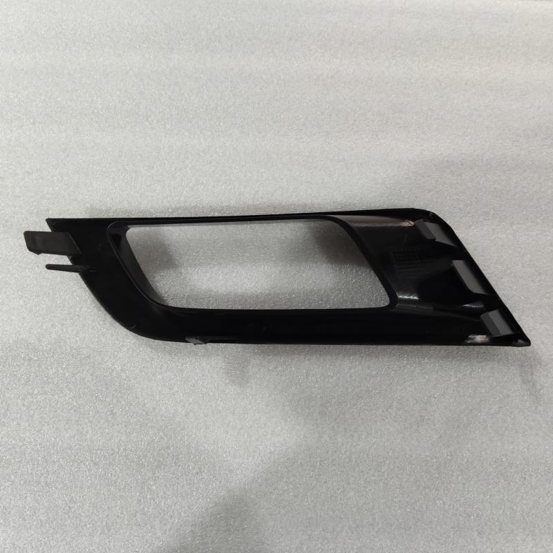 Square-hole fog light frame. - L EB3B15A299DB /R EB3B15A298DB - 4