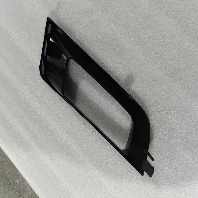 Square-hole fog light frame. - L EB3B15A299DB /R EB3B15A298DB - 5