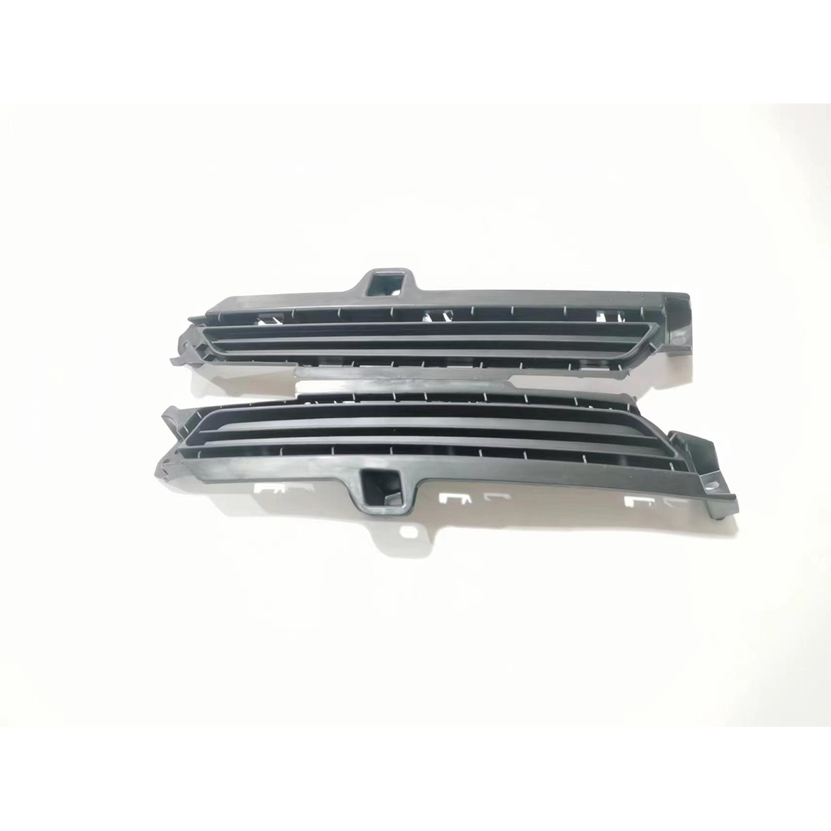 Front bumper lower grille (L/R) - L F16-2803583CA / R F16-2803584CA