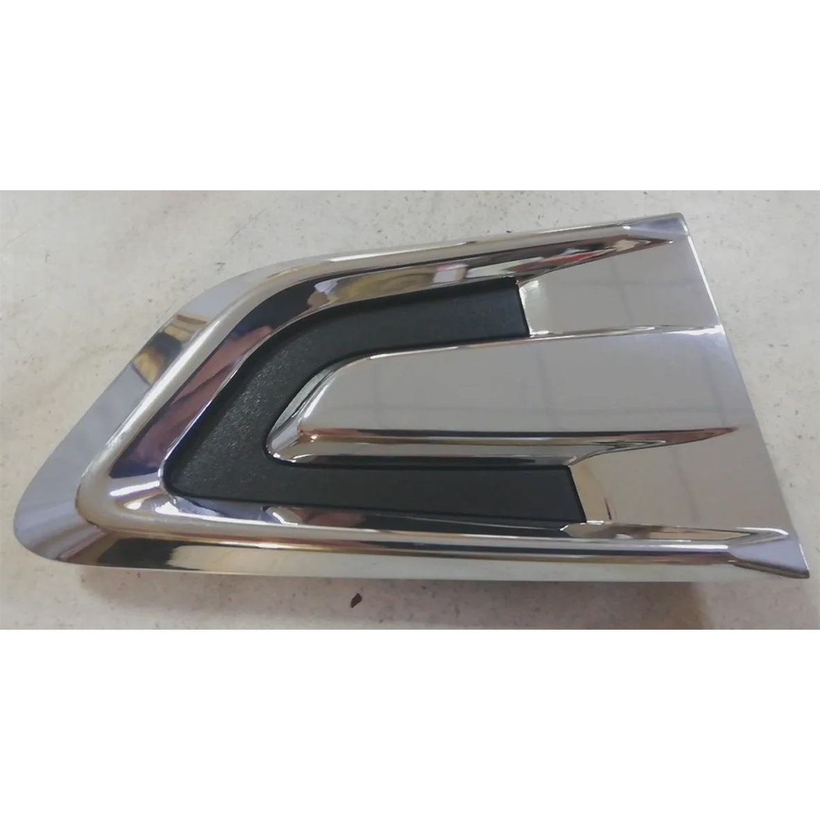 Fender Molding Assembly - R 5522020U1510 / L 5522010U1510
