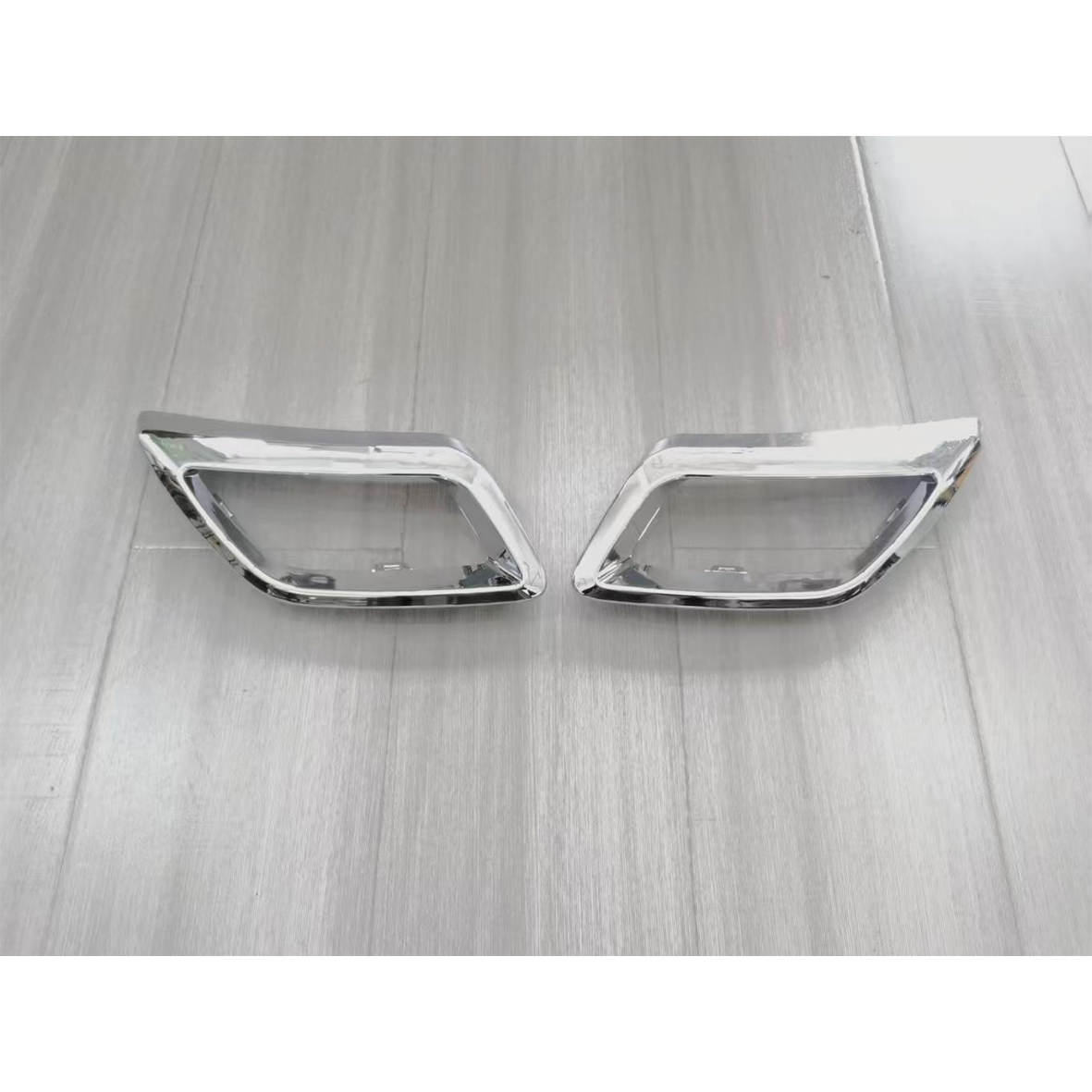 Rear exhaust hood bright strip - L F01-2804523 / R F01-2804524