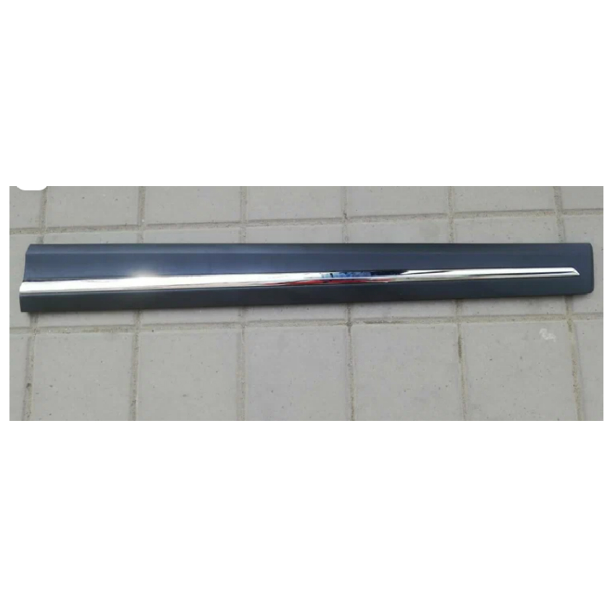 Front Door Skirt - R 5522600U1581 / L 5522500U1581