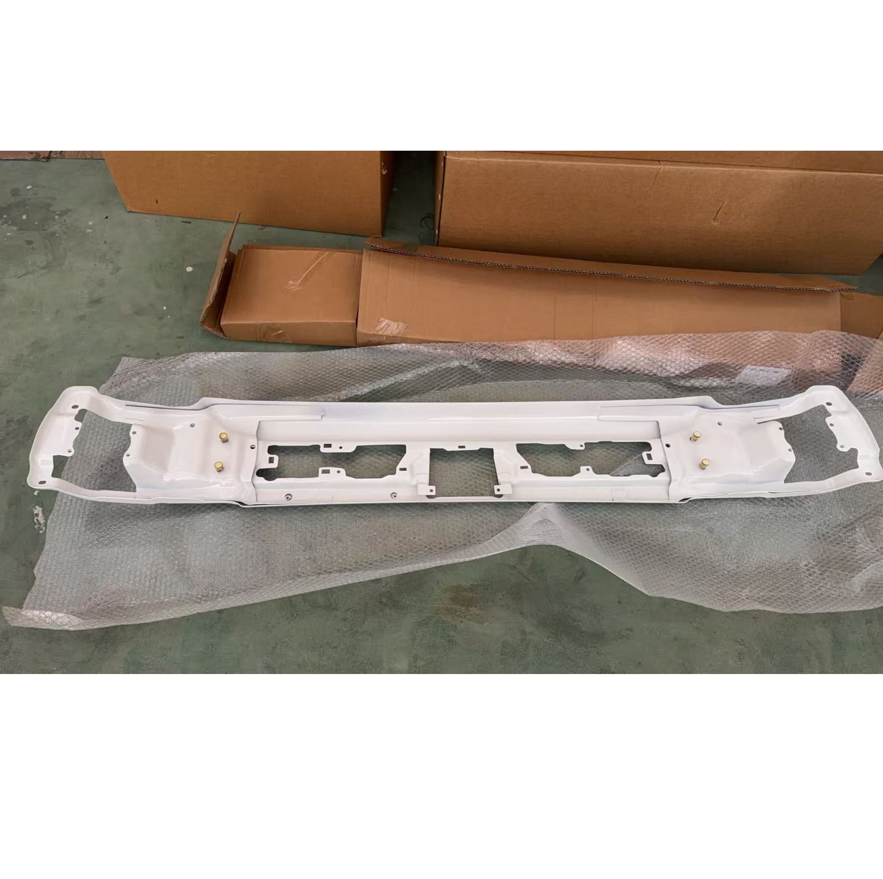 FRONT BUMPER -NARROW - CANTER 2017-SHORT - 2