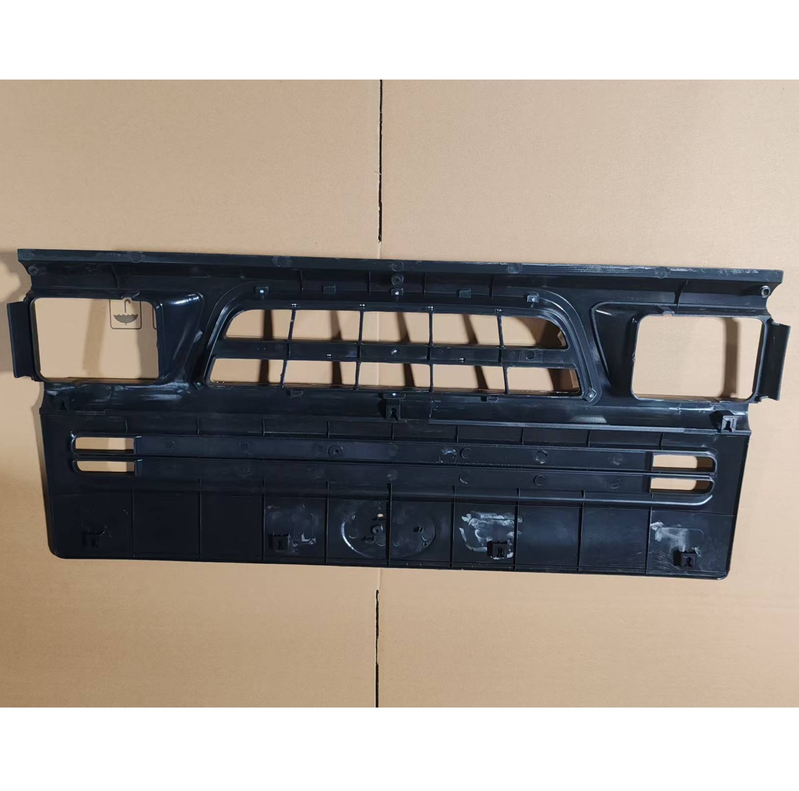 FRONT FACE AND GARILLE - EAI20241205/DH07040GA - 3