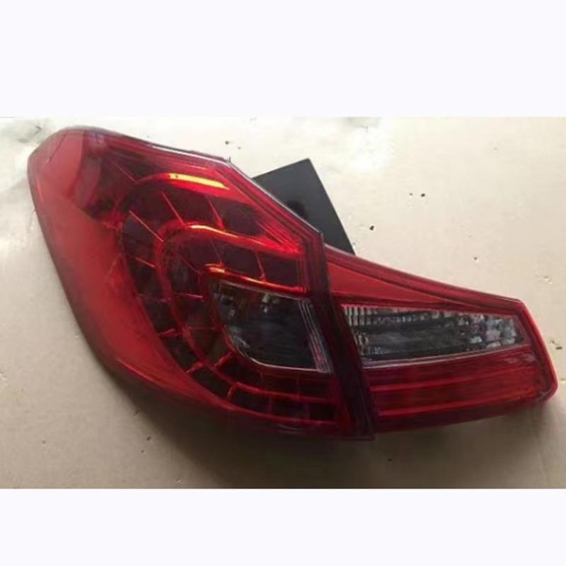 Rear taillight – movable section – flat light.