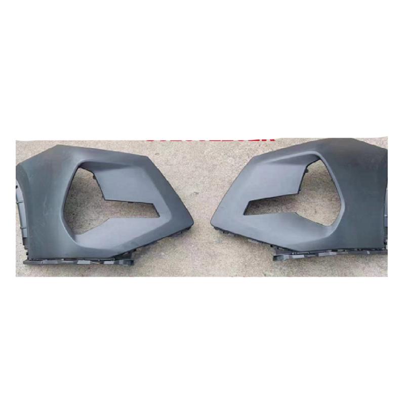 Front bumper corner cover.