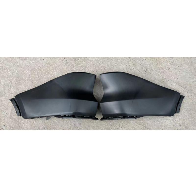 Rear bumper corner cover.
