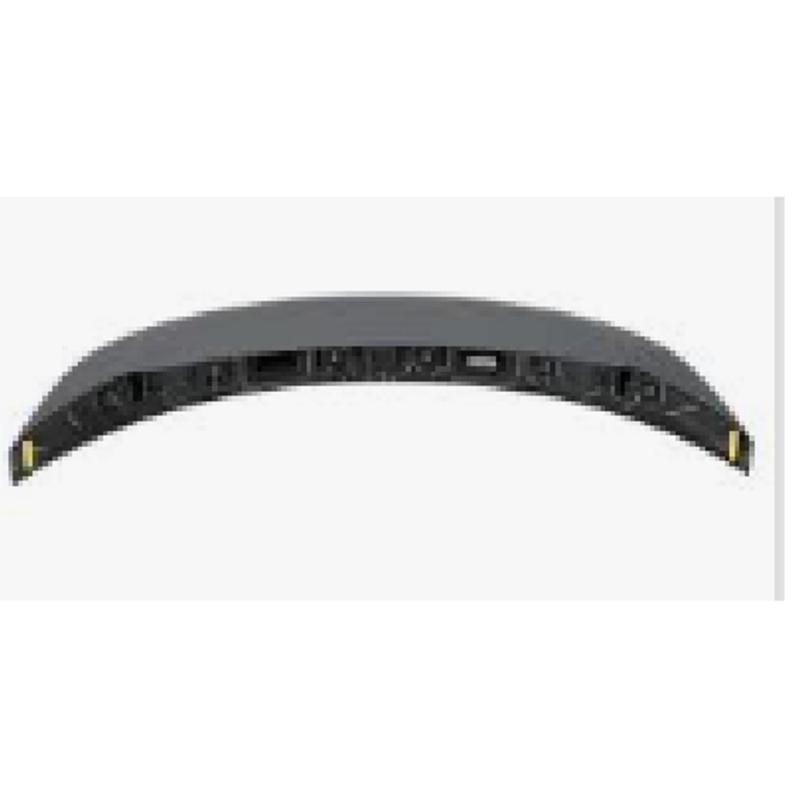 Rear spoiler