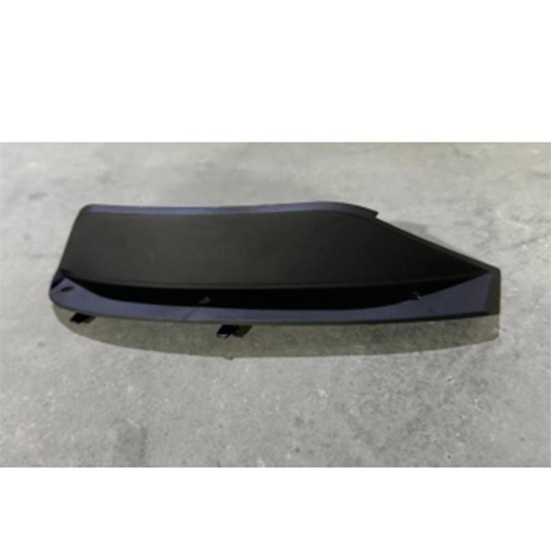 Front bumper side moulding