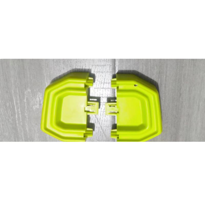Front bumper trim (L/R)