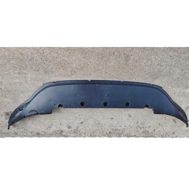 Front bumper airflow guide plate.
