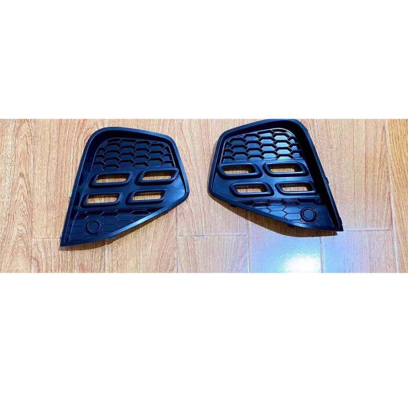 Fog light frame (high-gloss black).