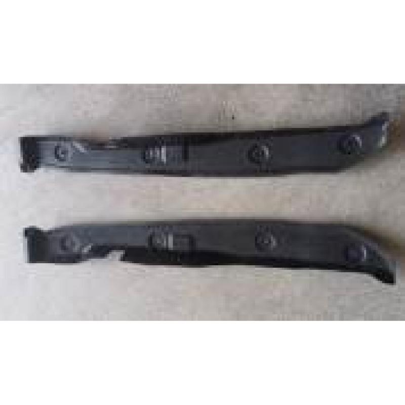 Rear guard plate R of the fender