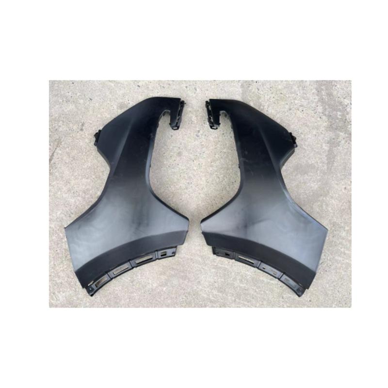 Front bumper corner cover.