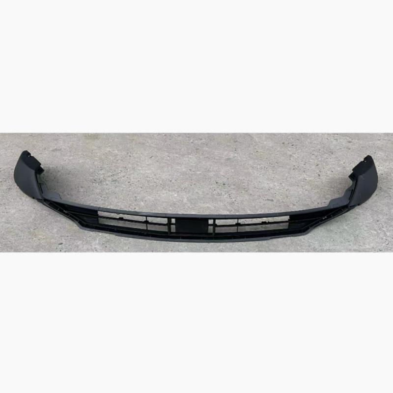 Low-spec front bumper lower section.