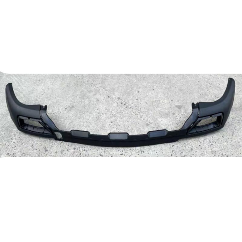 Lower section of the rear bumper.