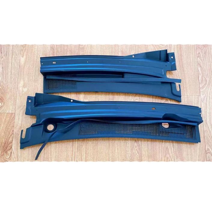 Windscreen trim panel LR.