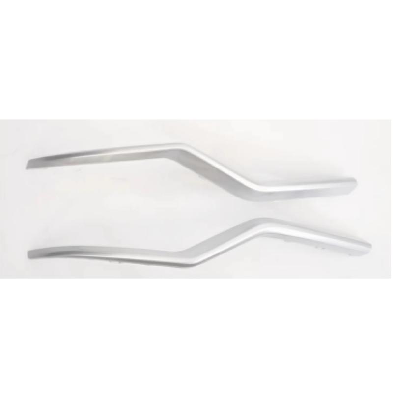 Silver front bumper trim.