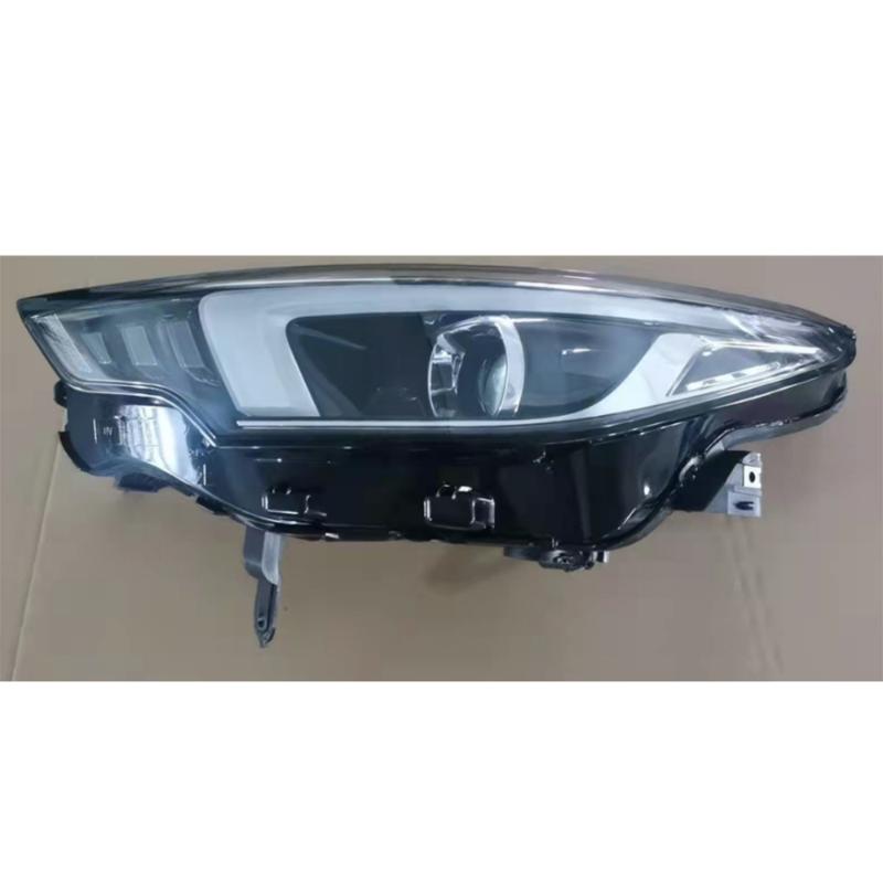 (Base model – halogen) headlights.