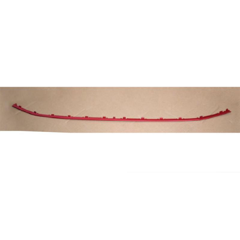 Red front bumper trim.