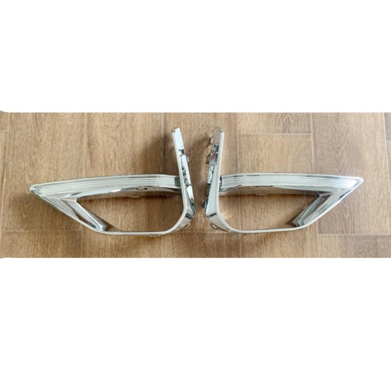 Low-end fog light frame with illuminated strips.