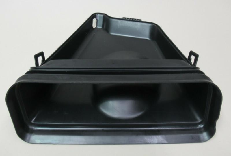 Air conditioning inlet duct-upper